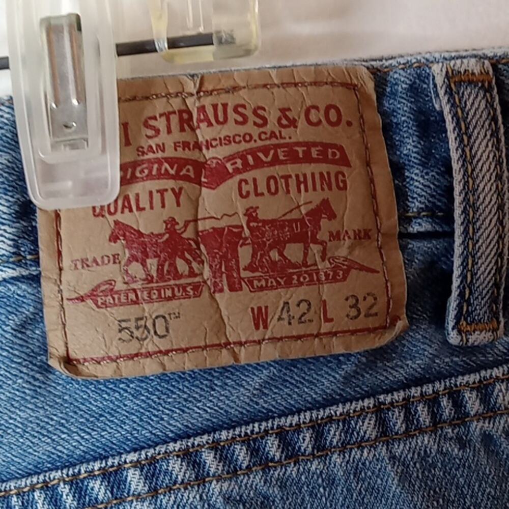 Levi 550 men's size 42X32 relaxed fit denim jeans. Athleisure - Picture 5 of 10